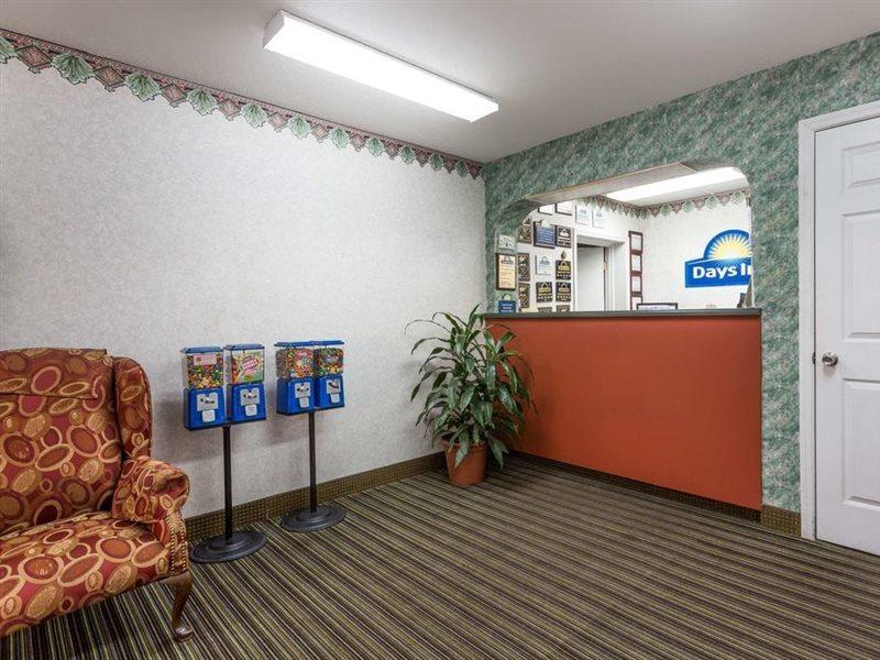 Days Inn By Wyndham Dickson Exterior foto