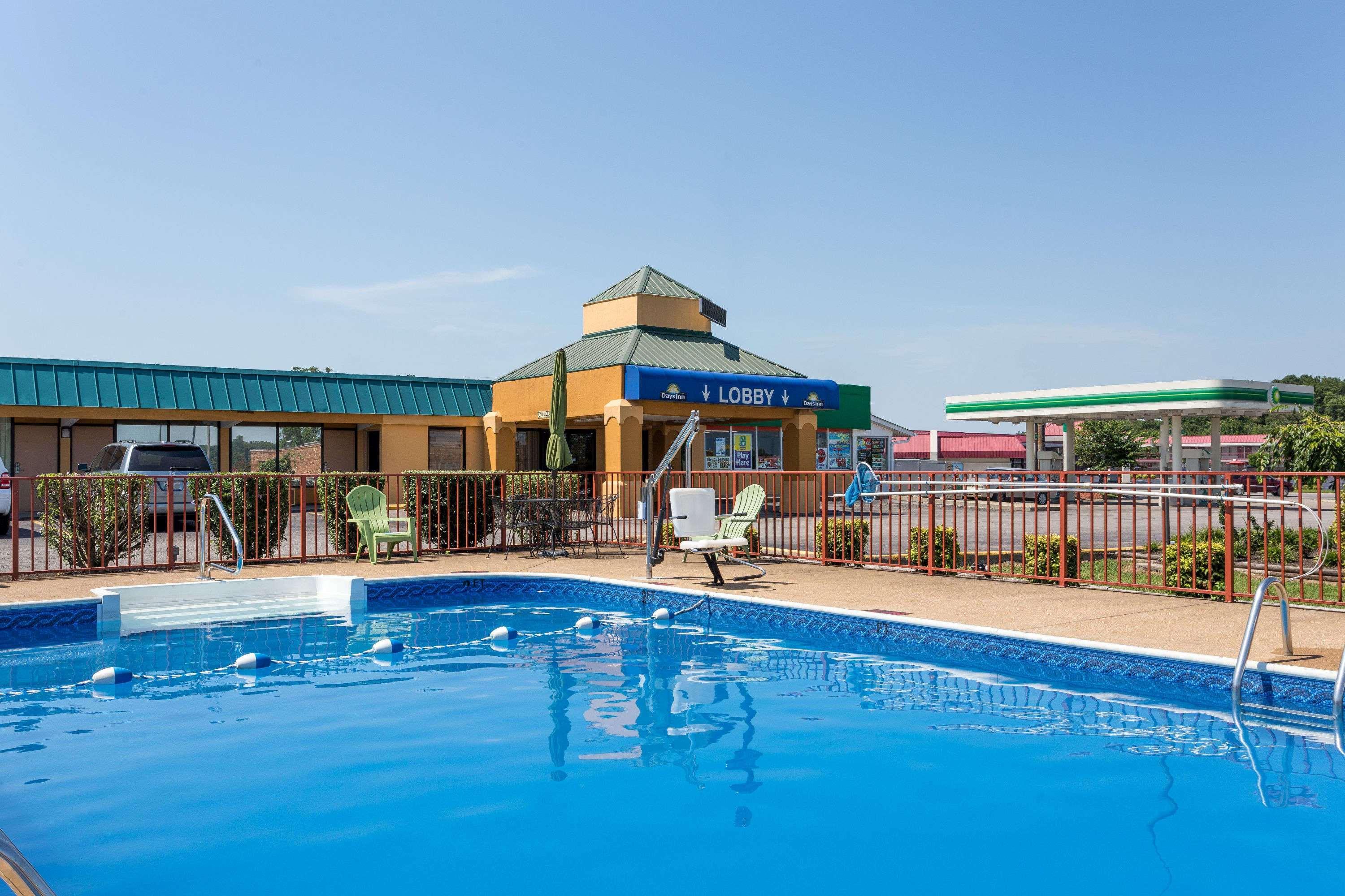 Days Inn By Wyndham Dickson Exterior foto