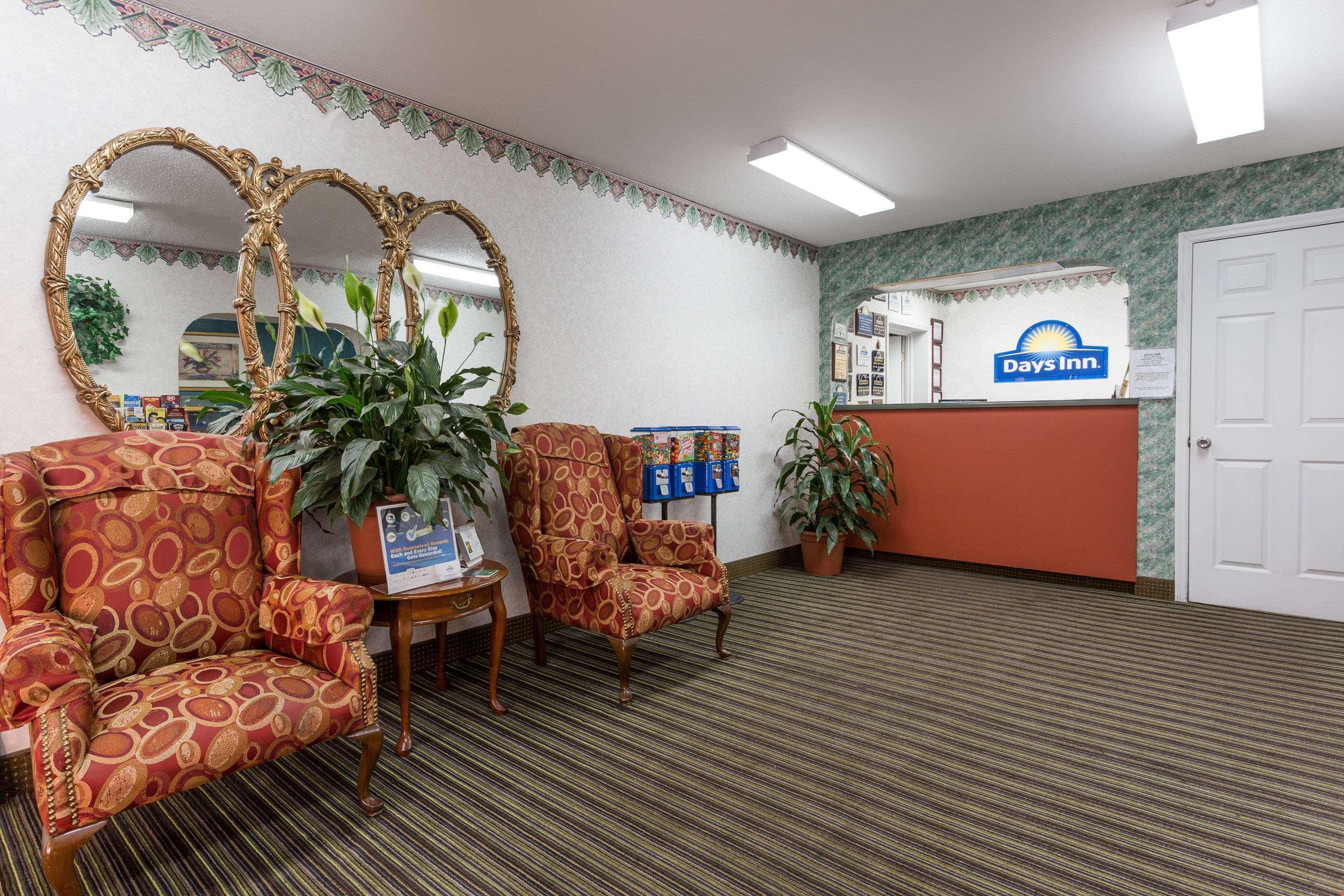 Days Inn By Wyndham Dickson Exterior foto