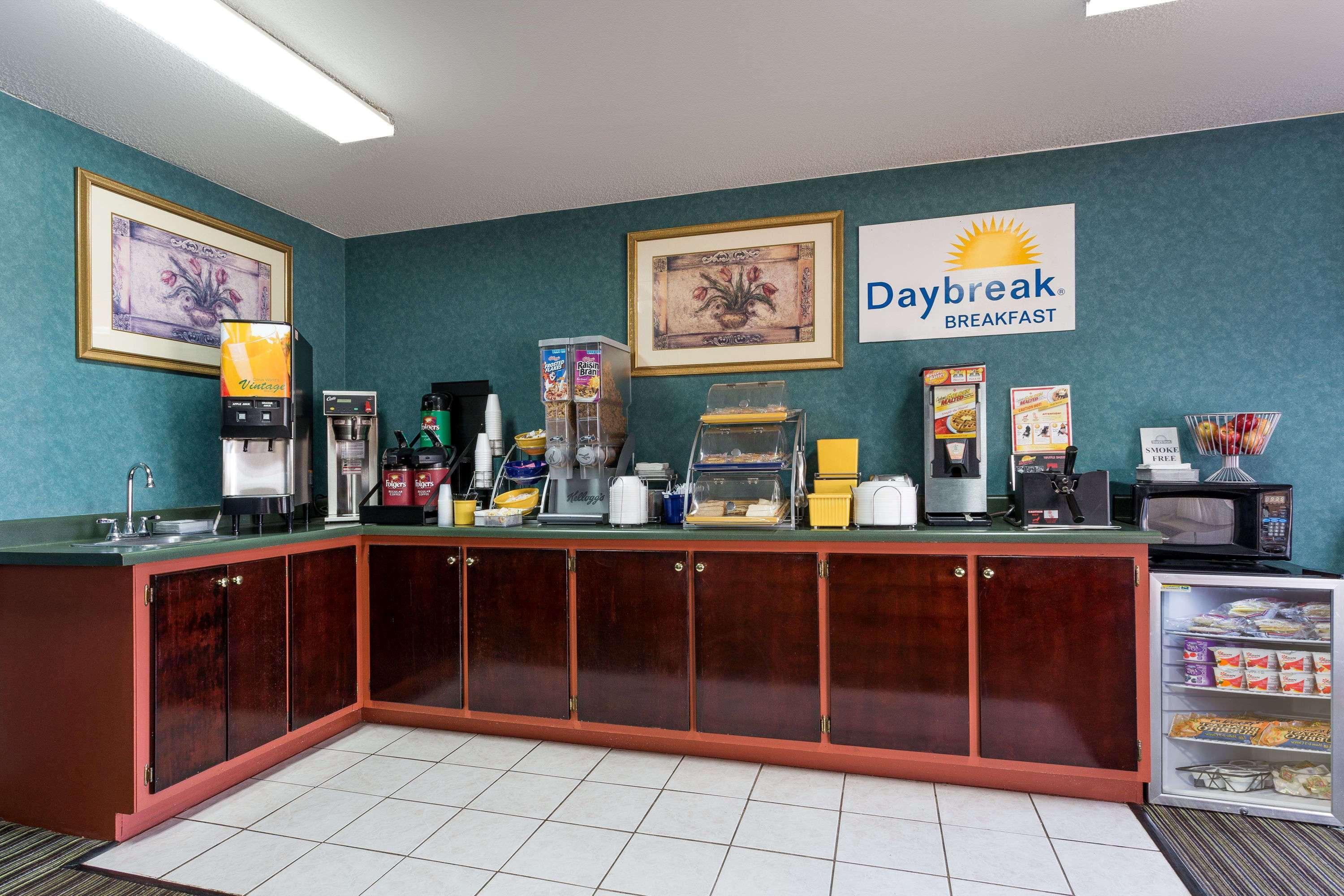 Days Inn By Wyndham Dickson Exterior foto